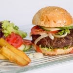 Kako da vam burger bude kao iz restorana: Tajna je u ova dva sastojka Kako da vam burger bude kao iz restorana: Tajna je u ova dva sastojka