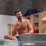 Novak Đoković u izdanju u kakvom ga ne viđamo često: Bez majice izašao pred publiku u Njujorku