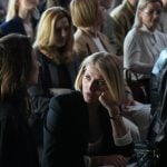 Letnji glamur u boji koja nikad ne prolazi nezapaženo: Anđelka Stević Žugić oduševila stajlingom na Pulskom festivalu Letnji glamur u boji koja nikad ne prolazi nezapaženo: Anđelka Stević Žugić oduševila stajlingom na Pulskom festivalu