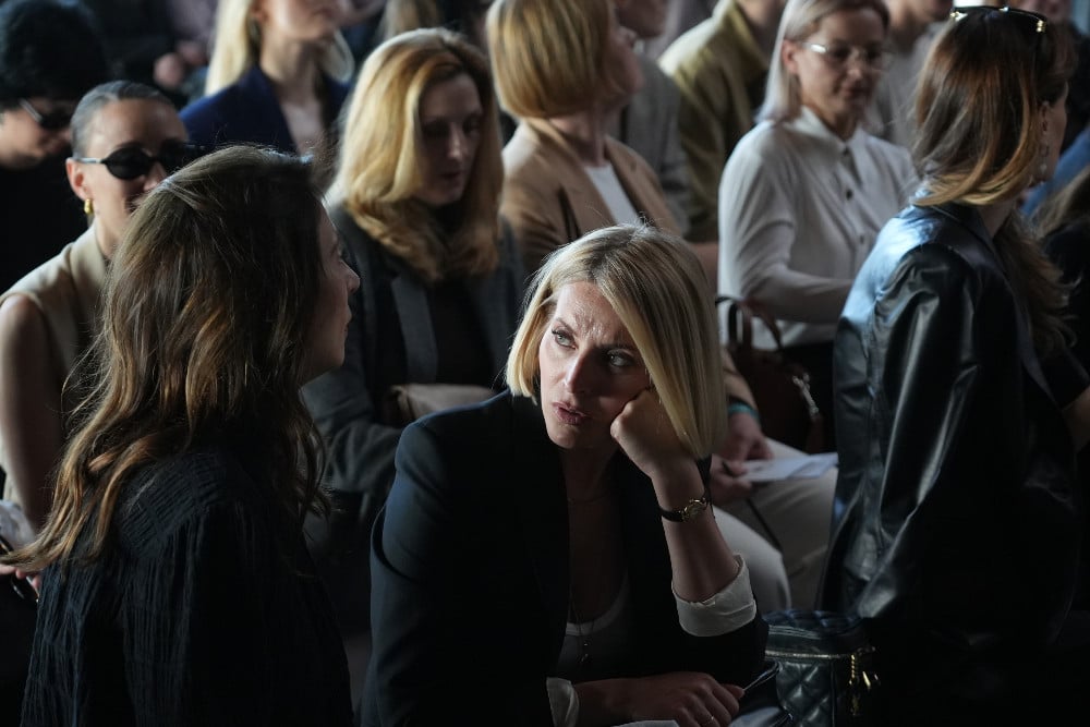 Letnji glamur u boji koja nikad ne prolazi nezapaženo: Anđelka Stević Žugić oduševila stajlingom na Pulskom festivalu
